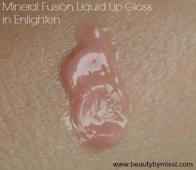 Mineral Fusion Liquid Lip Gloss Enlighten swatch