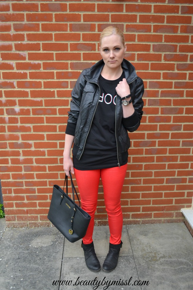black t-shirt and red pants 