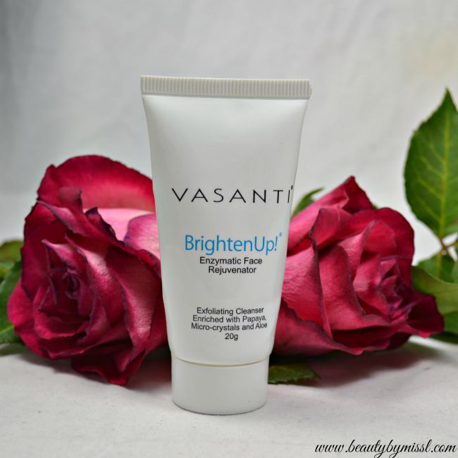 Vasanti BrightenUp Enzymatic Face Rejuvenator review | www.beautybymissl.com