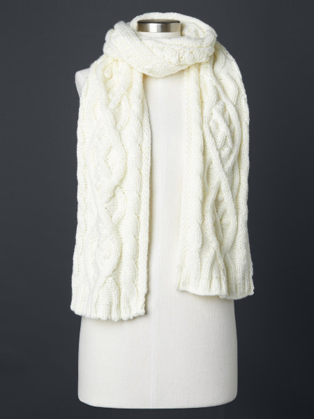 Fall Accessory must haves: cable knit scarf