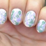 Simple smeared nail art with Essence The Gel nail polishes