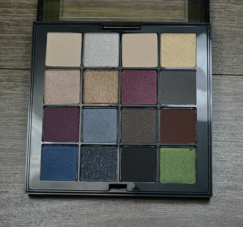 NYX Ultimate Shadow Palette - Smokey & Highlight review and swatches