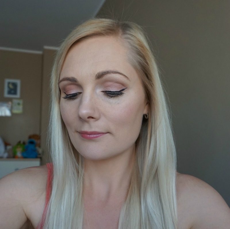 Simple daytime makeup feat Avon, Urban Decay Naked 3
