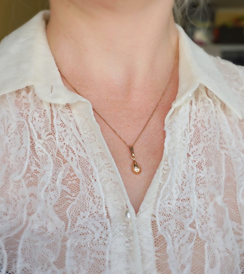 classic gold necklace
