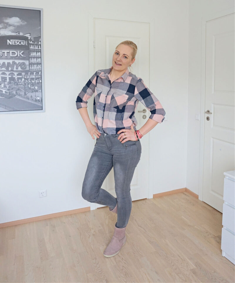 grey and dusty pink outfit